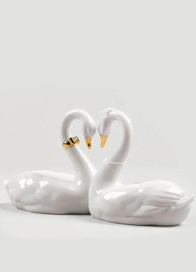 Lladro Endless love (Golden Re-Deco)-Goviers