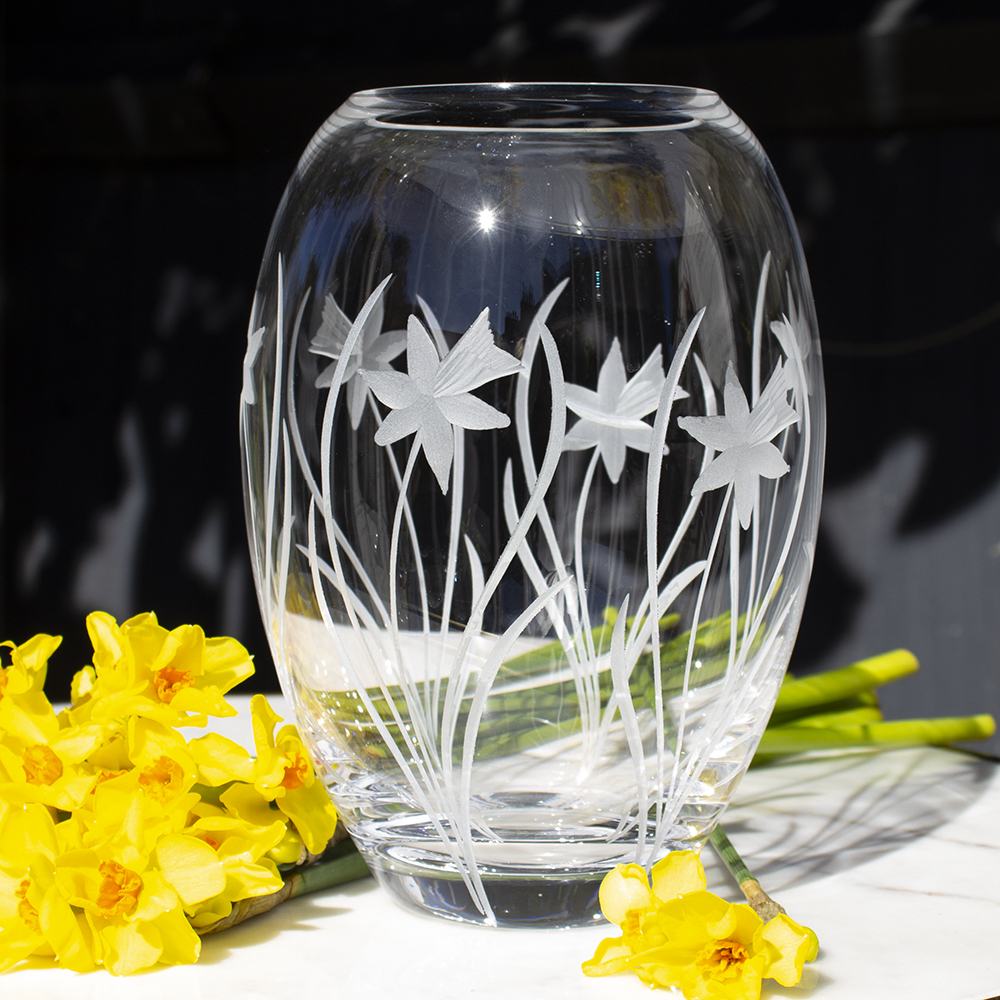 Royal Scot Crystal Daffodils Medium Barrel Vase 7"